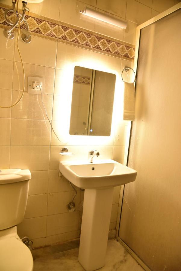 Jay Ally - Boutique Hotel New Delhi Extérieur photo